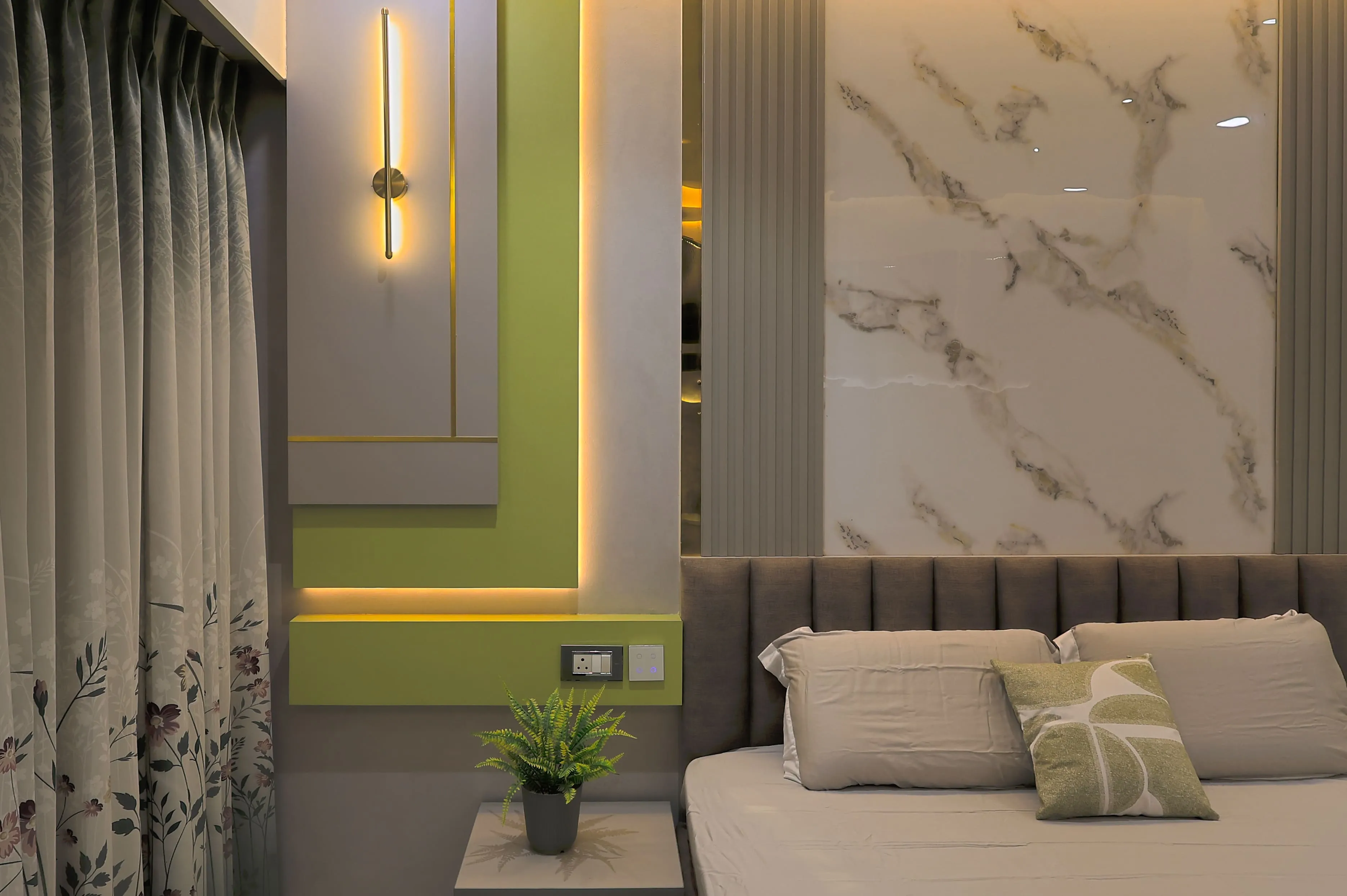 Serene Retreat - Mr.Ronak Residence ( Baashyaam ) Modern Bedroom Desk and Decor 