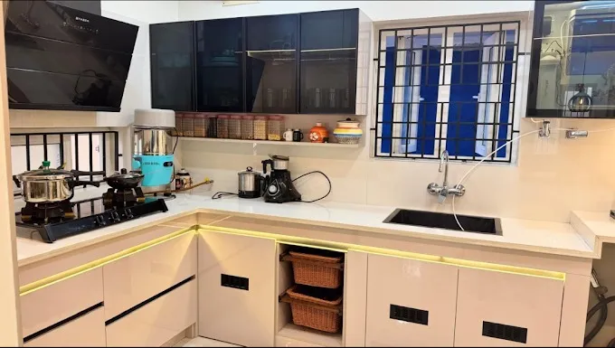 Modular Kitchen with Tall Storage Unit & Marble Backsplash Modular Kitchen Desk and Decor 