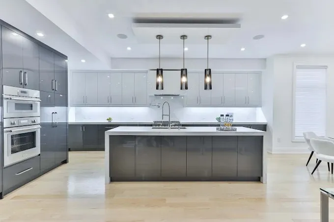 Semi-Open Kitchen with Pass-Through Serving Counter Modular Kitchen Desk and Decor 