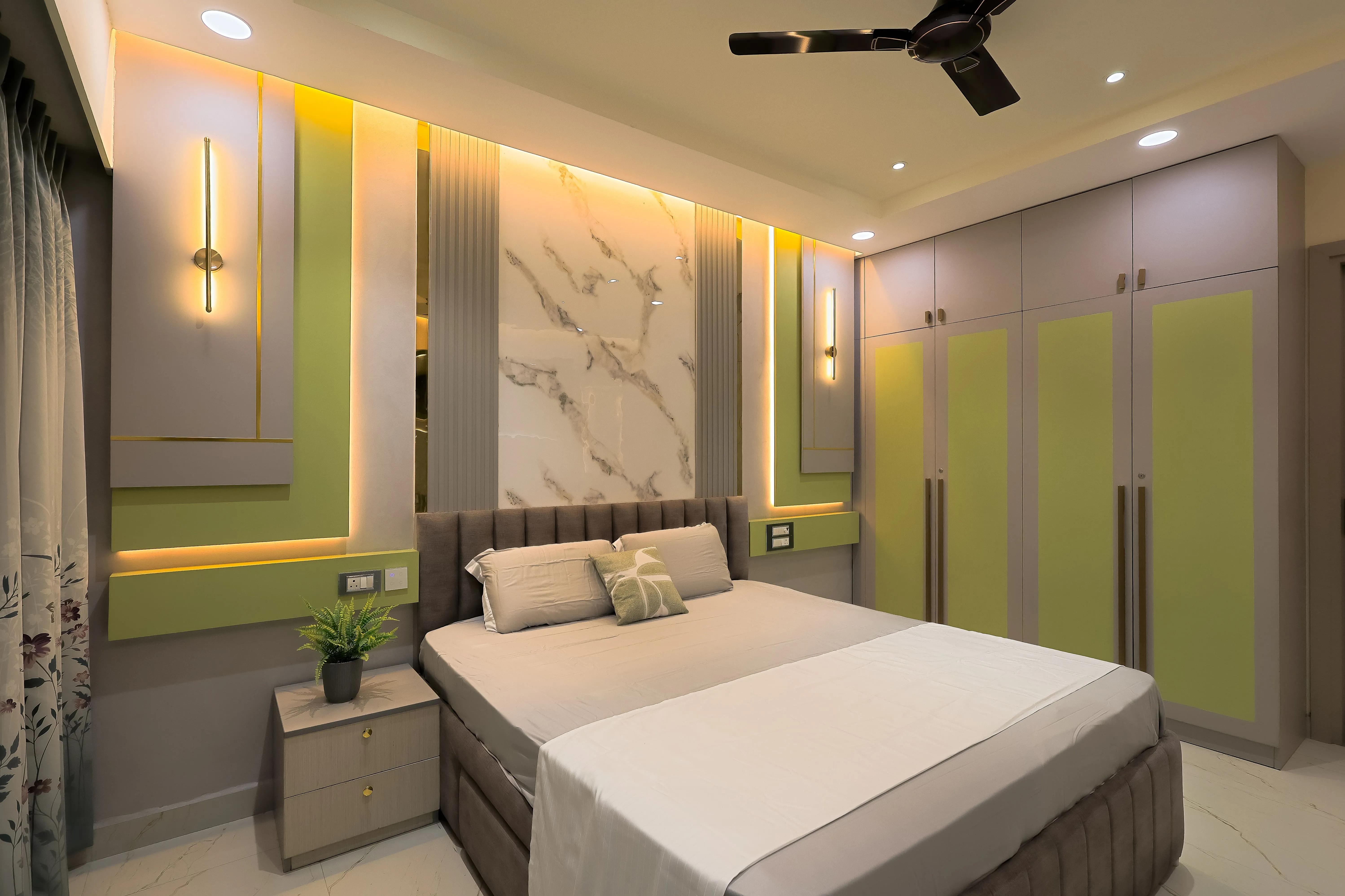 Serene Retreat - Mr.Ronak Residence ( Baashyaam ) Modern Bedroom Desk and Decor 