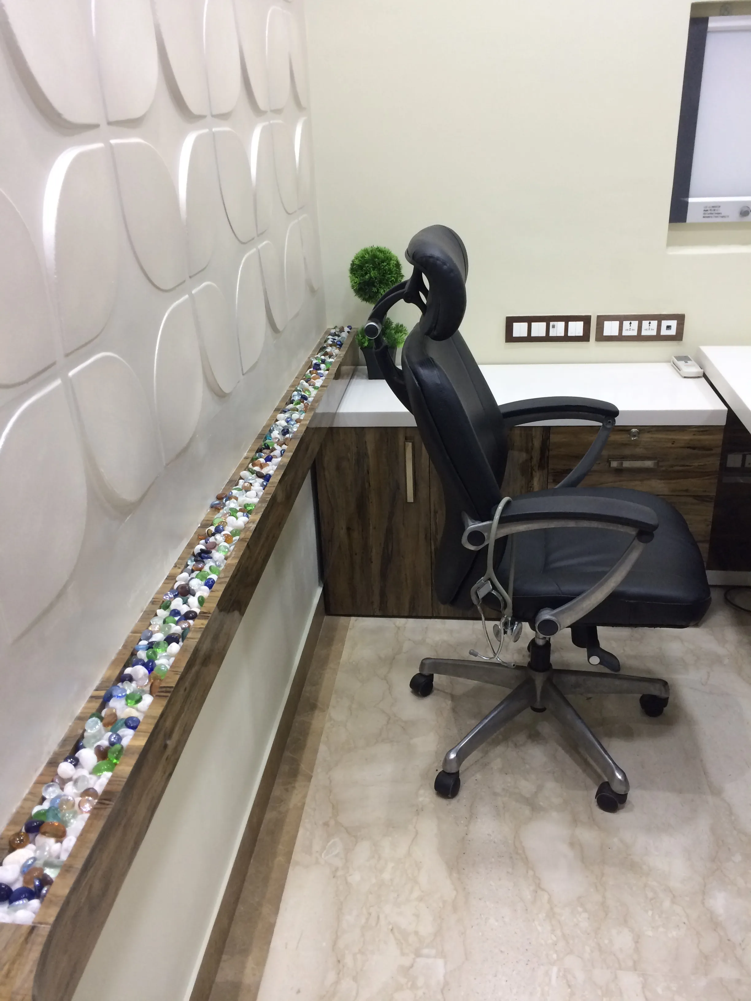 Doctor's Consultation Room with 3D Panel Wall Dental Clinic Design Desk and Decor 