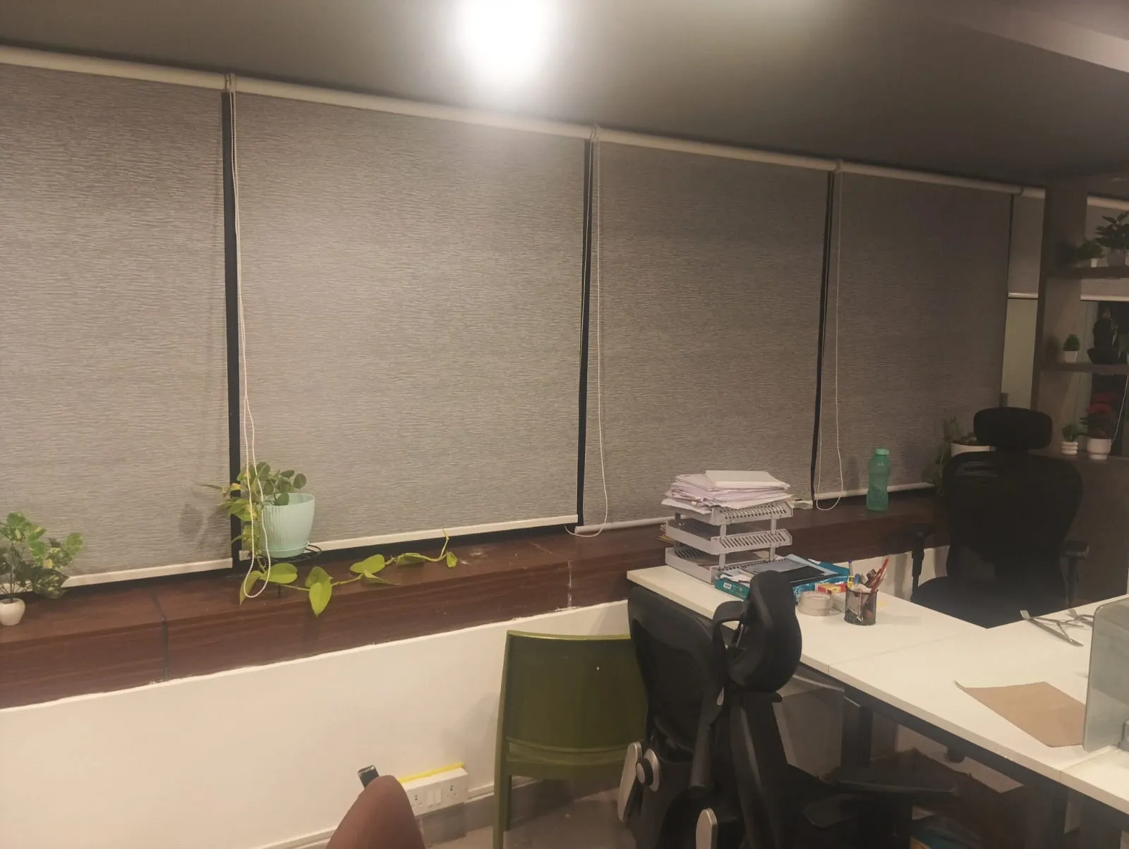 Roller Blinds Curtains & Drapes Desk and Decor 
