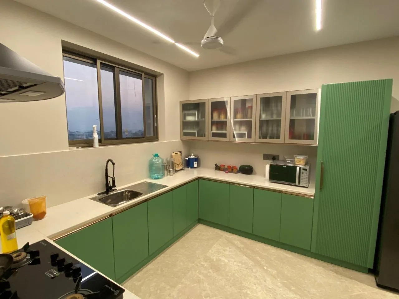 Stainless Steel Kitchen SS Kitchen Desk and Decor 