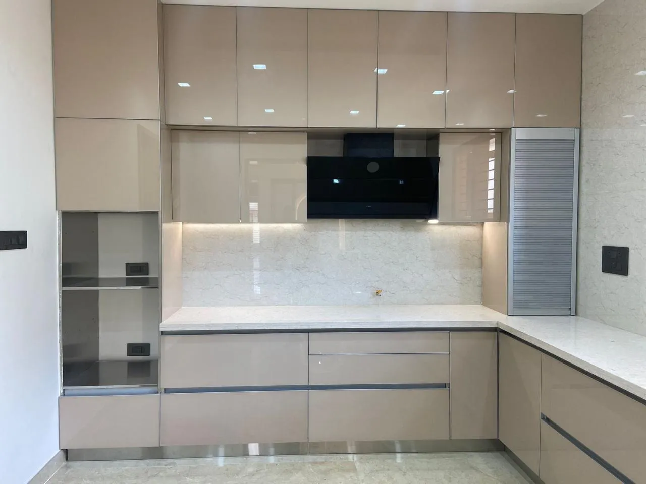 Stainless Steel Kitchen SS Kitchen Desk and Decor 