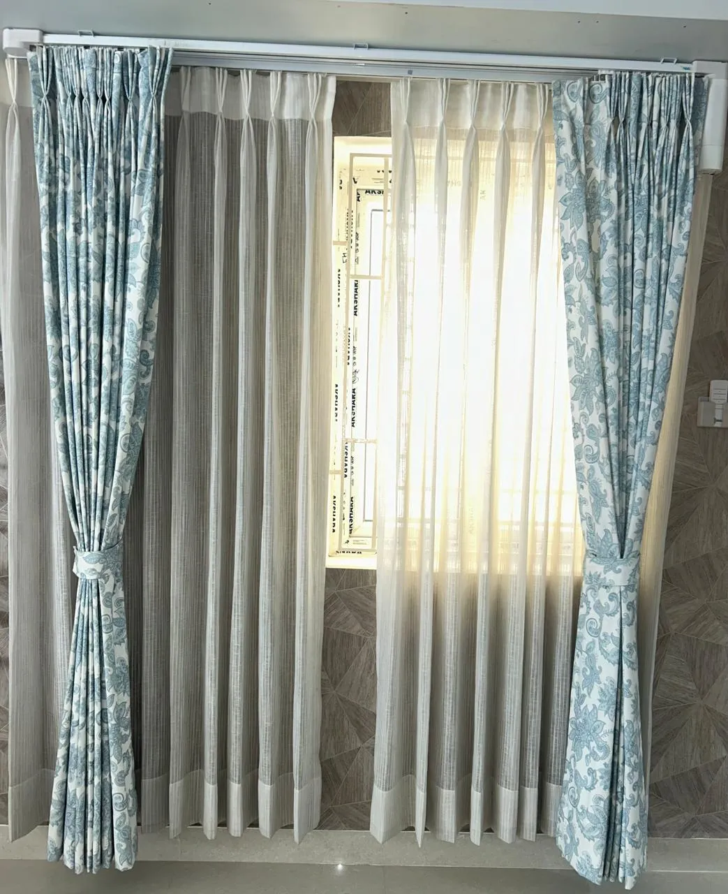 Curtains with Curtains & Drapes at Deskanddecor