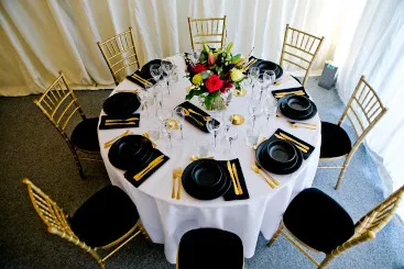 Round tables with Round Tables at Deskanddecor