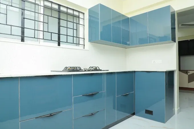 Modern Modular Kitchen Design with Modular Kitchen at Deskanddecor